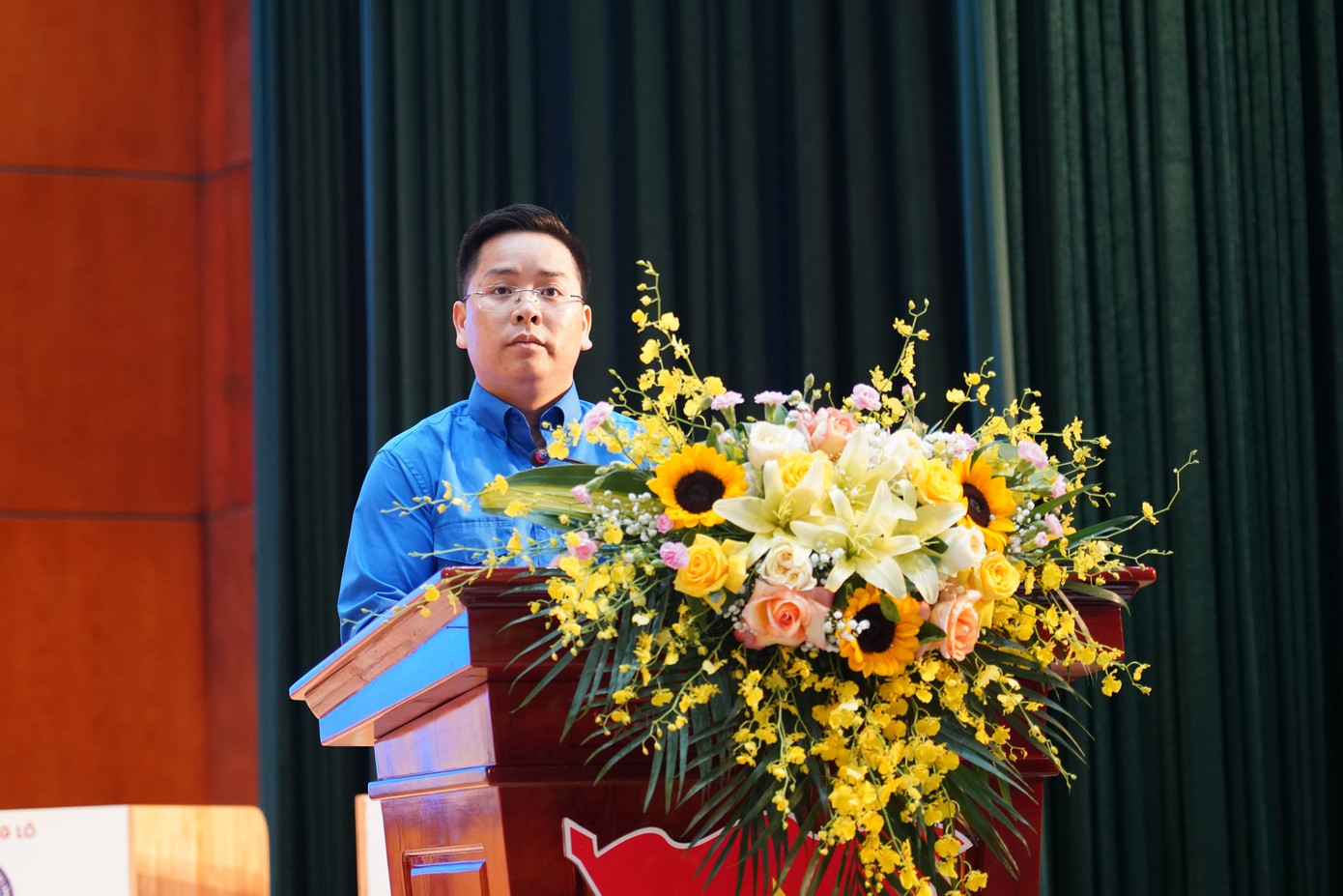 Phát biểu tại chương trình, anh Nguyễn Văn Tú, Phó Bí thư Tỉnh Đoàn, Phó trưởng ban thường trực Ban Tổ chức Hội thi cho biết, đây là sân chơi trí tuệ, khơi dậy niềm đam mê công nghệ cho các em học sinh. Qua đó, khuyến khích, động viên, phát hiện, bồi dưỡng các tài năng trẻ về công nghệ thông tin, góp phần phát triển nguồn nhân lực trẻ, đáp ứng yêu cầu công nghiệp hóa, hiện đại hóa đất nước nói chung và tỉnh Vĩnh Phúc nói riêng. Ảnh: BTC