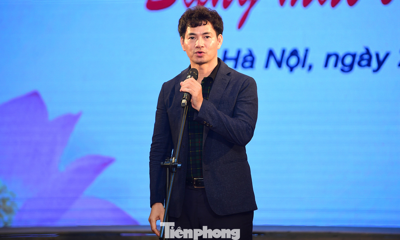 Anh Nguyễn Xuân Bắc, Giám đốc Nhà hát kịch Việt Nam phát biểu tại chương trình. Ảnh: Xuân Tùng Anh Nguyễn Xuân Bắc, Giám đốc Nhà hát kịch Việt Nam phát biểu tại chương trình. Ảnh: Xuân Tùng