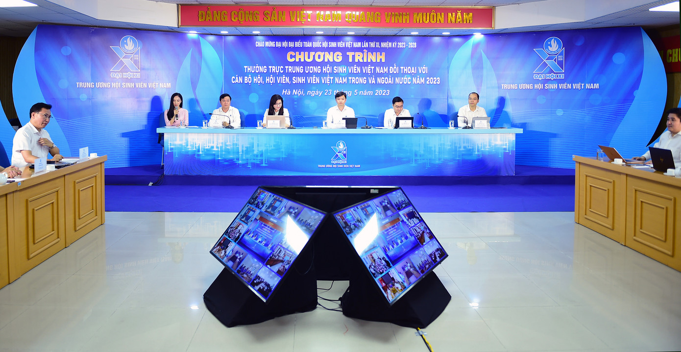Chương trình Thường trực Trung ương Hội Sinh viên Việt Nam đối thoại với cán bộ Hội, hội viên, sinh viên Việt Nam trong và ngoài nước. Ảnh: Xuân Tùng
