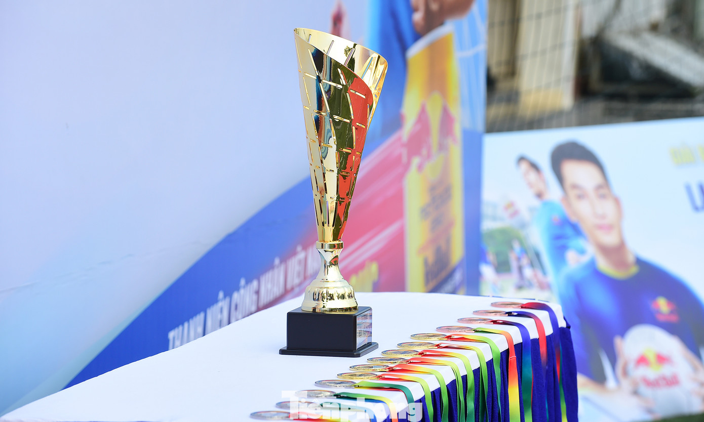 16 đội bóng đại diện cho các doanh nghiệp đang đóng trên địa bàn tỉnh, thành phố như: Đà Nẵng, Quảng Nam, Phú Yên, Bình Định, Khánh Hoà, Gia Lai, Đắk Lắk… Các đội đã bốc thăm chia bảng đá vòng loại để lựa chọn đội Nhất của mỗi khu vực tham gia vào vòng chung kết toàn quốc dự kiến diễn ra vào tháng 11/2023 tại Thủ đô Hà Nội.