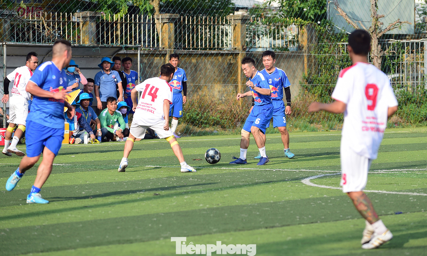 Trong hai ngày diễn ra giải đấu (20 - 21/5), các đội bóng đã cống hiến nhiều trận đấu gay cấn với nhiều pha bóng đẹp mắt.