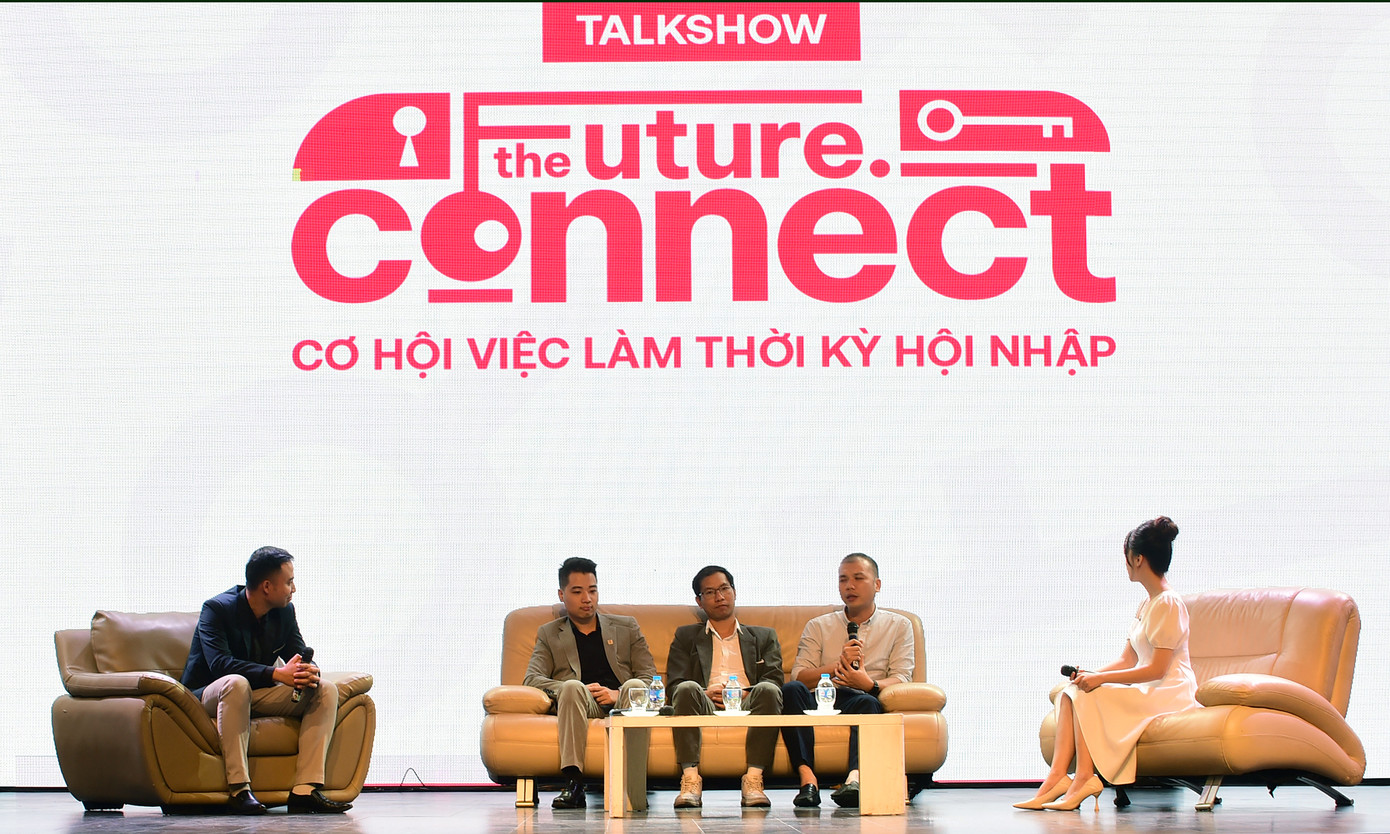 Các diễn giả chia sẻ tại chương trình tọa đàm. Ảnh: Xuân Tùng