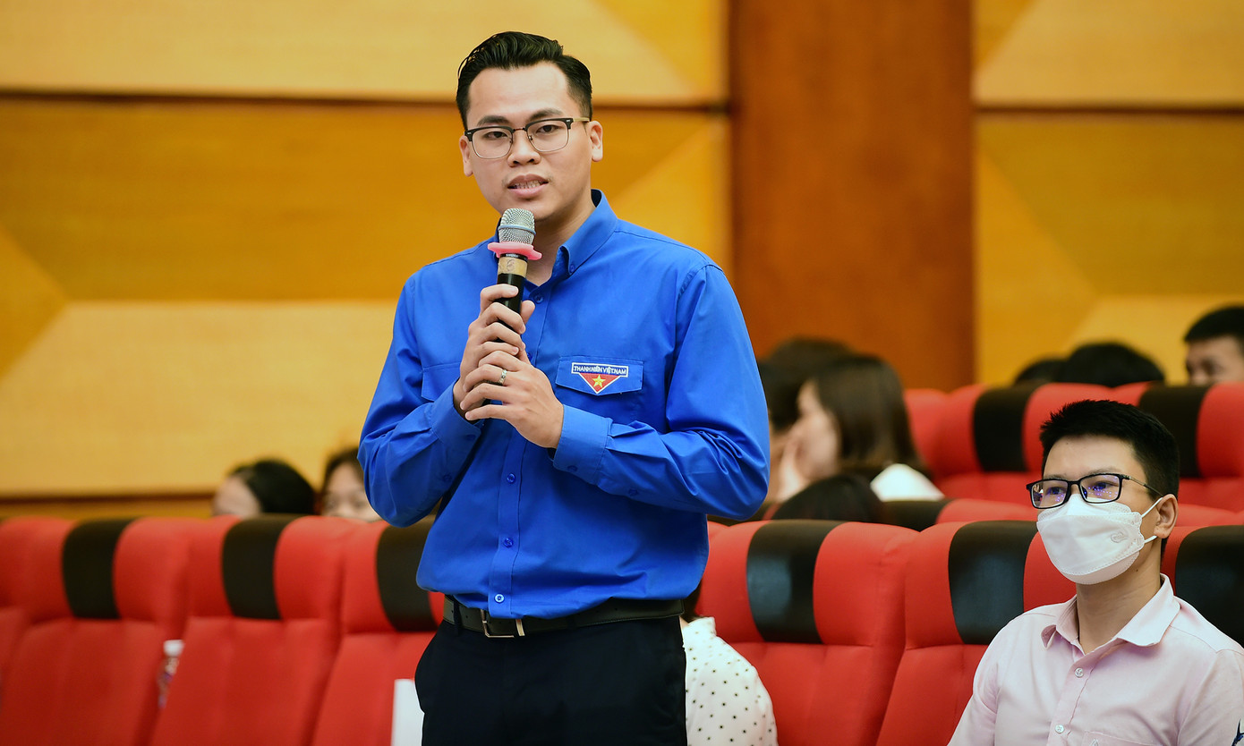 Ban Tổ chức đã tổng hợp được 38 bài tham luận của đại diện UBND các tỉnh, thành phố trực thuộc Trung ương, các Sở, ngành, tỉnh, thành Đoàn, các Trung tâm giới thiệu việc làm thanh niên do Đoàn Thanh niên quản lý và Trung tâm giới thiệu việc làm thanh niên do Ngành lao động quản lý, các chuyên gia, nhà khoa học, cùng hàng ngàn câu hỏi của thanh niên gửi về. Tại Diễn đàn, các đồng chí thường trực các tỉnh, thành Đoàn là Cụm trưởng các cụm thi đua của T.Ư Đoàn tổng hợp các câu hỏi, các vấn đề thanh niên quan tâm về chính sách việc làm gửi về Ban Tổ chức. Đồng thời, đoàn viên thanh niên tham dự Diễn đàn đã đặt câu hỏi trực tiếp về những vấn đề liên quan đến chính sách việc làm.