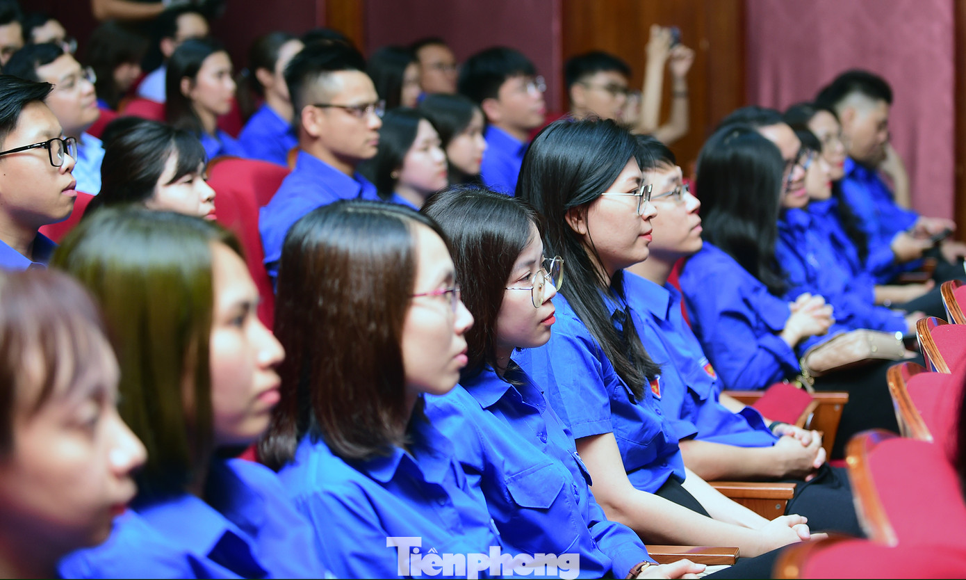 Các đại biểu tham gia chương trình sinh hoạt chính trị. Ảnh: Xuân Tùng Các đại biểu tham gia chương trình sinh hoạt chính trị. Ảnh: Xuân Tùng