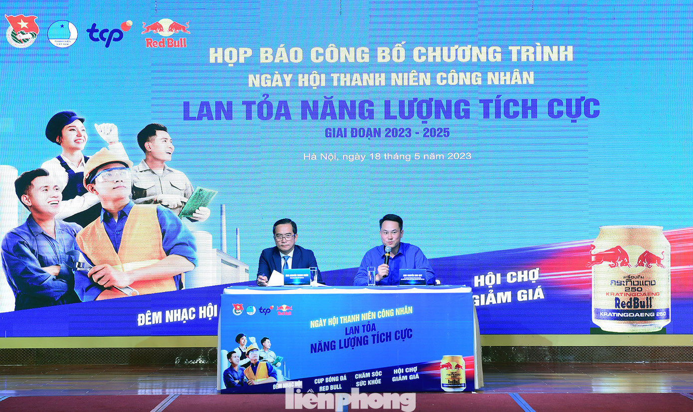 Anh Nguyễn Kim Quy và ông Nguyễn Thanh Huân chủ trì trao đổi với báo chí. Ảnh: Xuân Tùng Anh Nguyễn Kim Quy và ông Nguyễn Thanh Huân chủ trì trao đổi với báo chí. Ảnh: Xuân Tùng