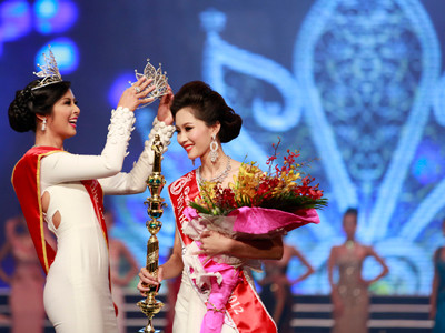 Phút Hoa hậu Đặng Thu Thảo đăng quang. Phút Hoa hậu Đặng Thu Thảo đăng quang