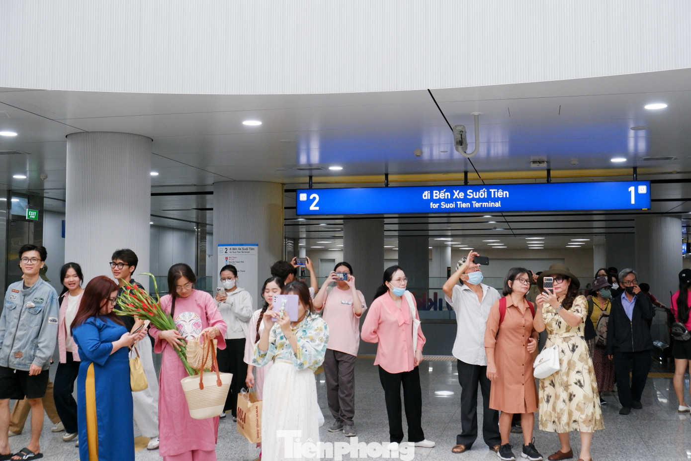 Từ ngày 21/1, người dân thuộc đối tượng miễn, giảm giá vé và sử dụng vé tháng sẽ thực hiện đăng ký qua ứng dụng công dân số TPHCM và nhận QR code từ ứng dụng để đi tàu.