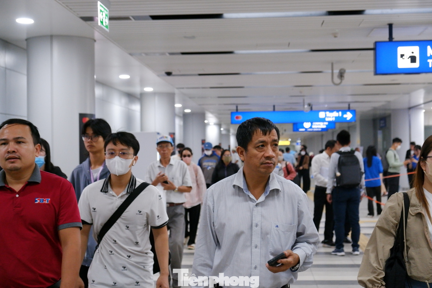 Trong buổi sáng 2/1, ga Bến Thành (quận 1) khá thông thoáng.