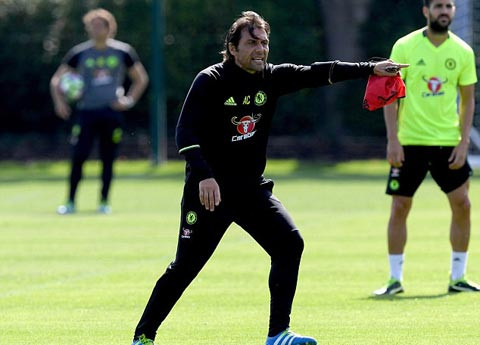 HLV Conte lần đầu nếm đòn tâm lý ở Ngoại hạng Anh ảnh 1