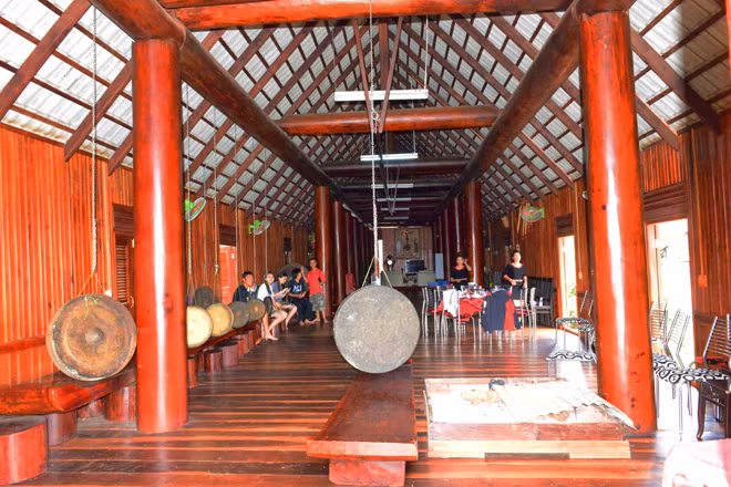 Bấp bênh buôn cổ Ako Dhong ảnh 2