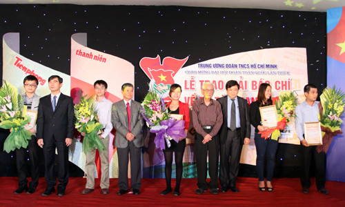 Ba giải nhất thuộc về tác giả Lê Ngọc Sơn - Tuấn Anh với loạt bài bảy kỳ 