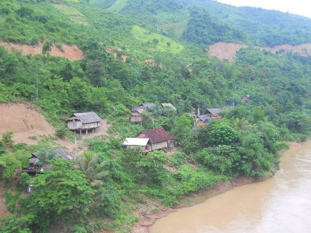 Một góc bản của người Mông