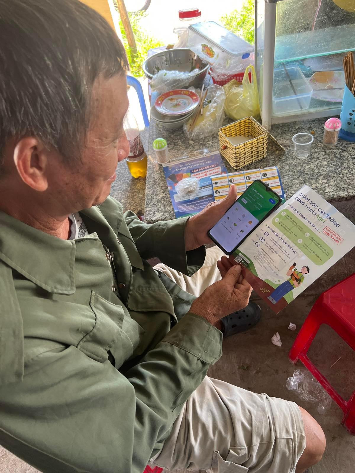 Người nông dân làm quen với nền tảng số hóa nông nghiệp đầu tiên tại Việt Namứng dụng công nghệ trí tuệ nhân tạo, dữ liệu lớn trong chăm sóc, bảo vệ cây trồng