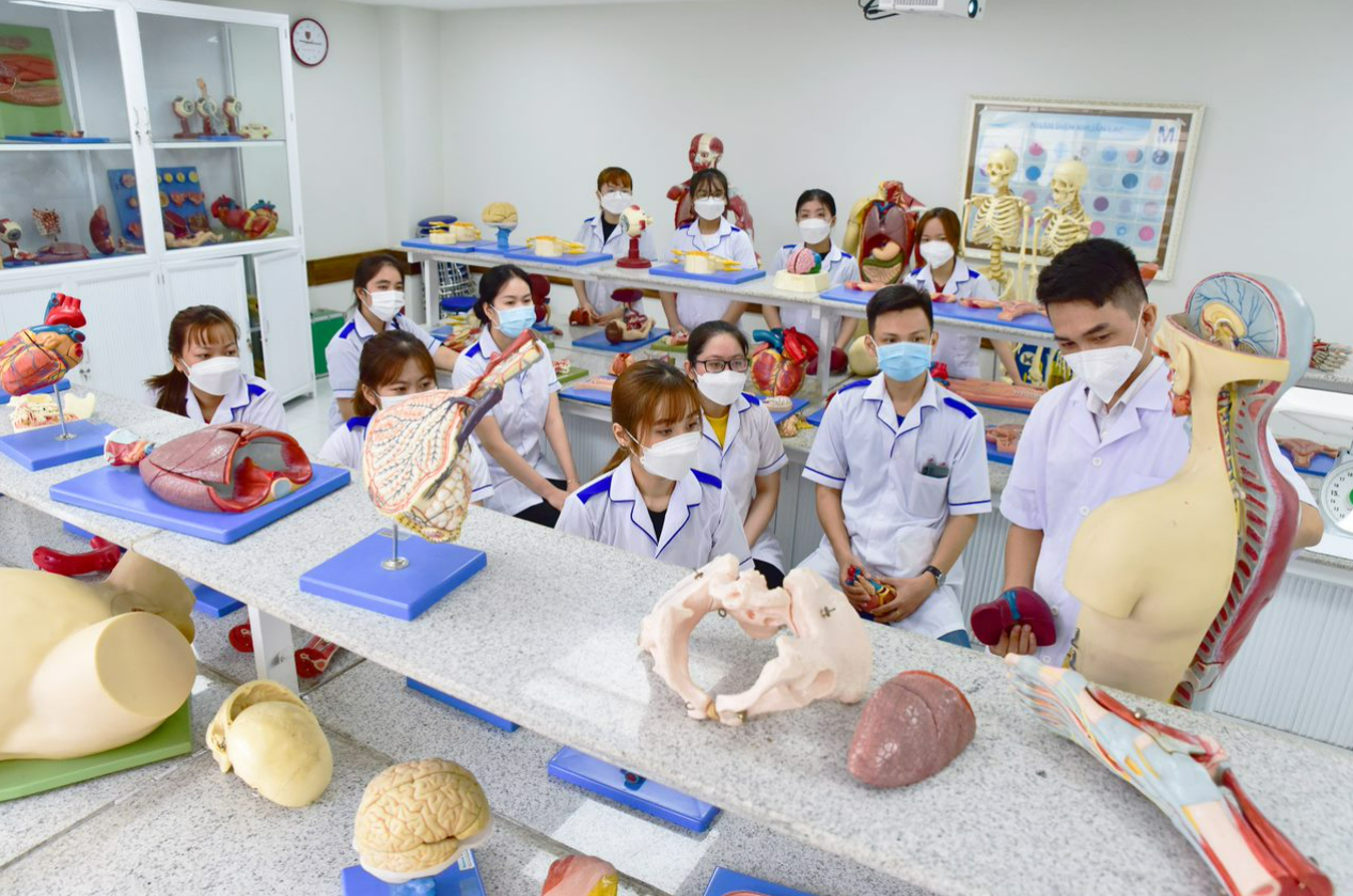 Điều dưỡng là một trong bốn nhóm ngành trọng điểm được Nova College chú trọng.