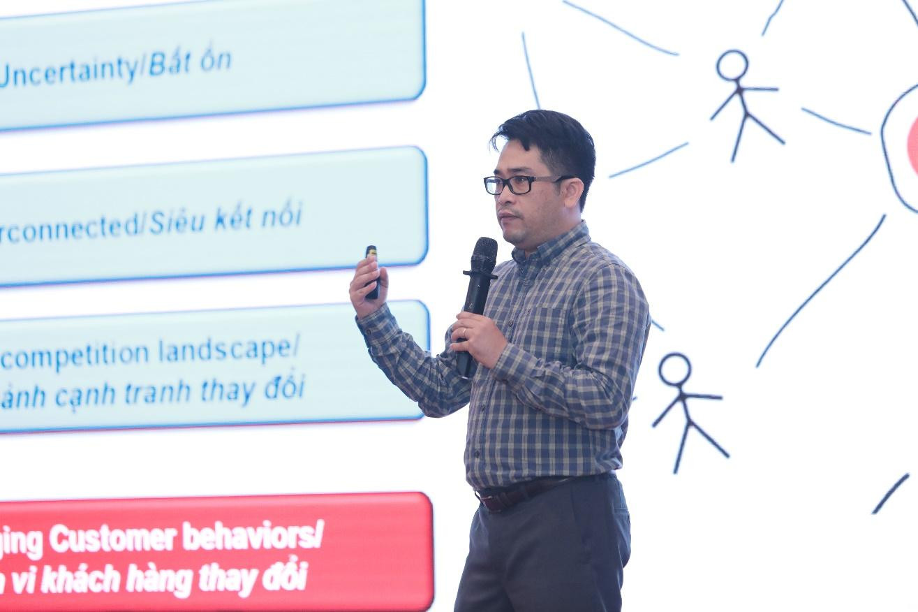 Tiến sĩ Phạm Anh Tuấn - Chuyên gia Chuyển đổi số phát biểu tại chương trình Tiến sĩ Phạm Anh Tuấn - Chuyên gia Chuyển đổi số phát biểu tại chương trình