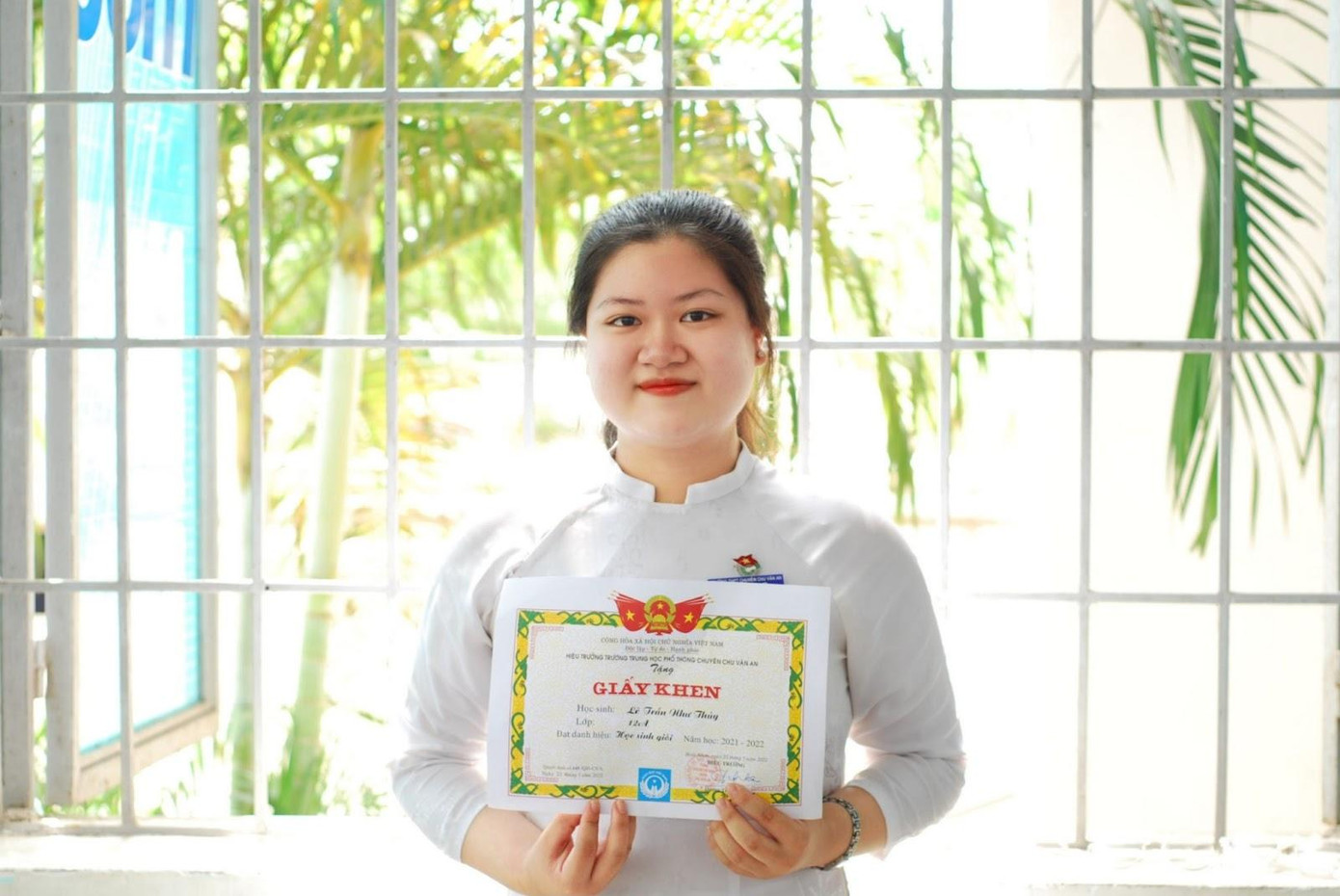 Mặc dù là năm học cuối cấp nhiều áp lực nhưng Thủy vẫn nỗ lực hết mình và đạt thành tích tốt trong học tập.