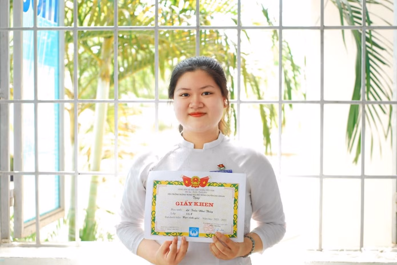 Mặc dù là năm học cuối cấp nhiều áp lực nhưng Thủy vẫn nỗ lực hết mình và đạt thành tích tốt trong học tập.