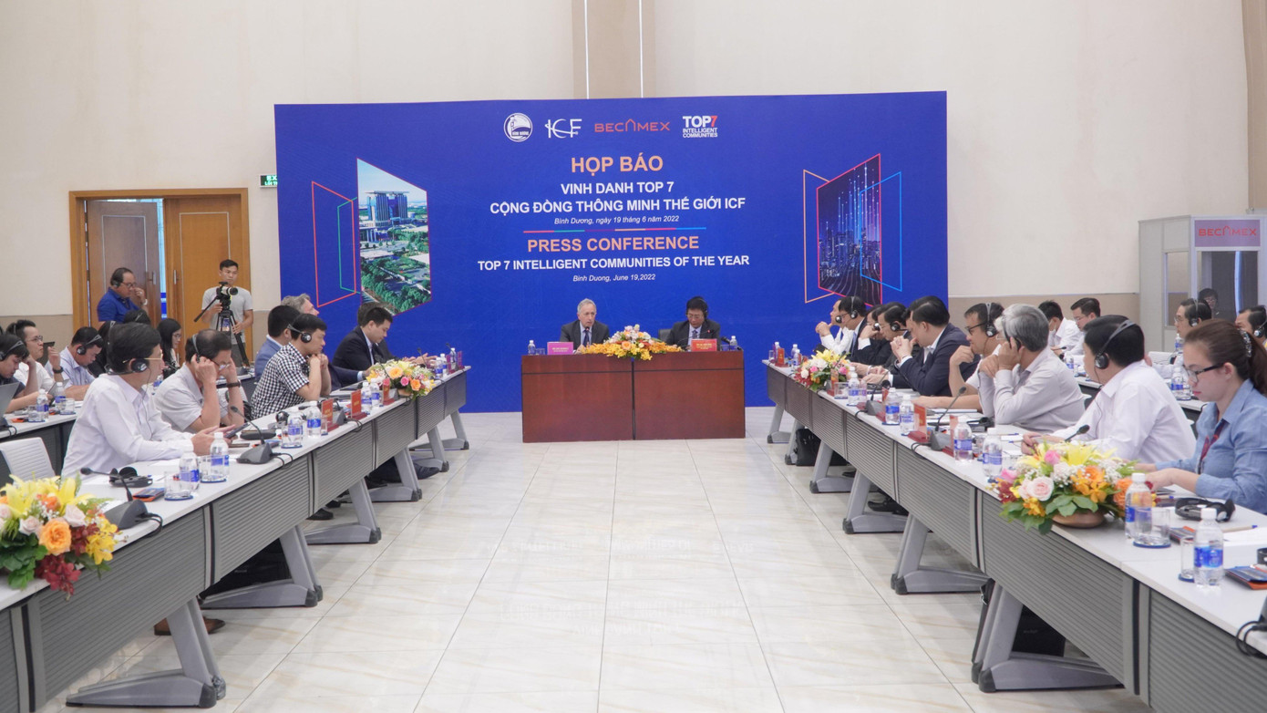 Toàn cảnh buổi họp báo về sự kiện Vinh danh Top 7 Cộng đồng thông minh thế giới năm 2022 Toàn cảnh buổi họp báo về sự kiện Vinh danh Top 7 Cộng đồng thông minh thế giới năm 2022