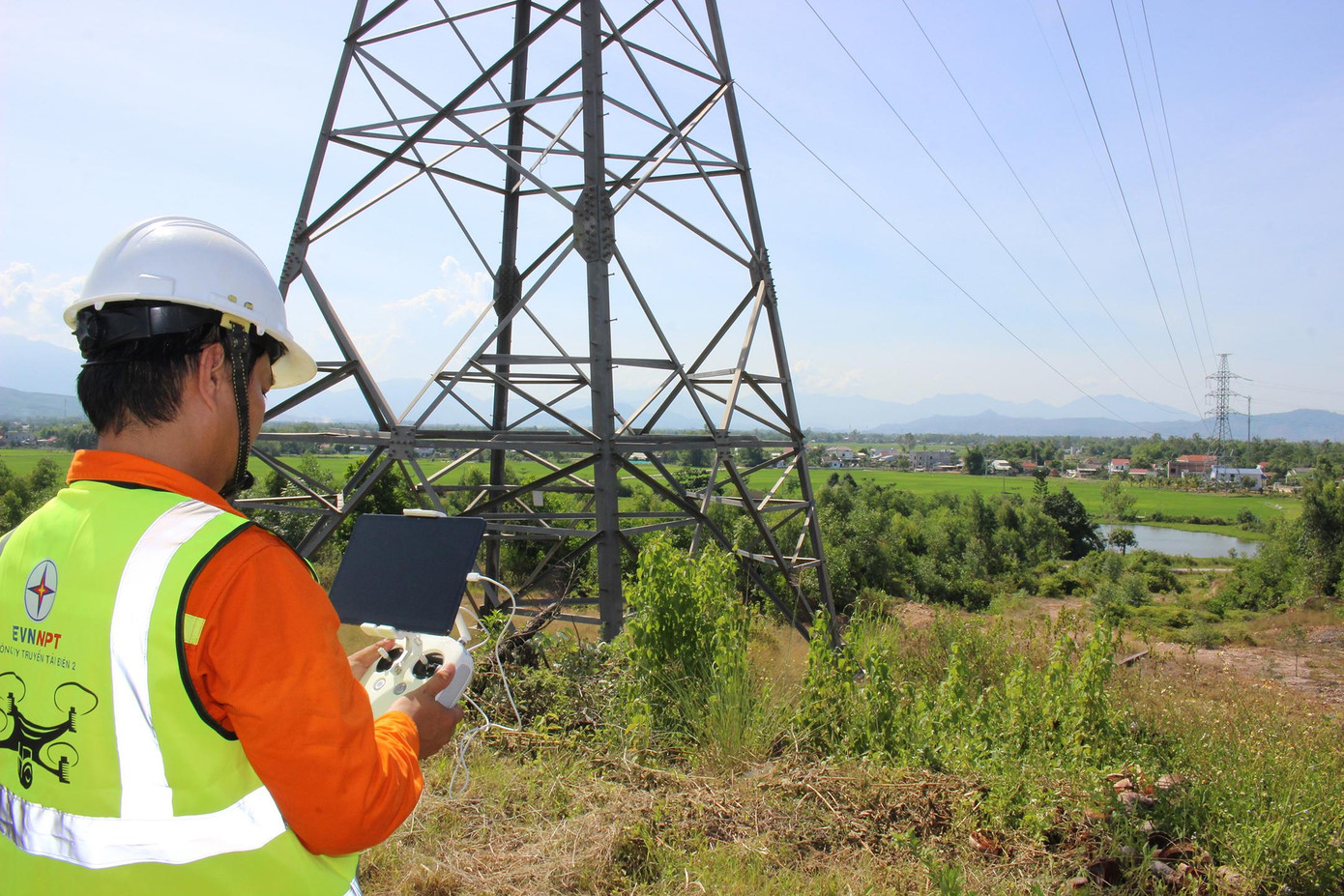 Công nhận Phạm Duy Tùng điều khiển thiết bị bay không người lái