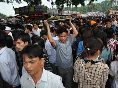 Người dân tại Đền Hùng ngày Giỗ Tổ