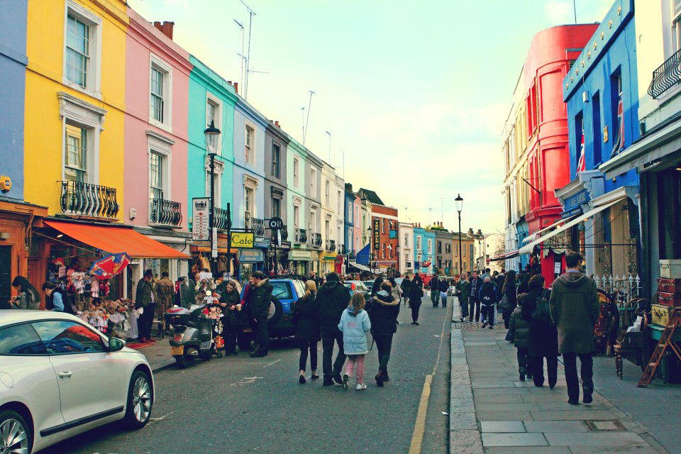 London đẹp như một bức tranh Tháp London qua mọi góc nhìn Dòng sông Thames yên bình London Eye - một trong những biểu tượng của London Big Ben trứ danh Cây cầu Golden Jubilee. Từ đây có thể dễ dàng thấy đc cả 2 biểu tượng của London là London Eye và Big Ben. Cây cầu Southpark lung linh trong ánh điện Cây cầu Westminster nổi tiếng Chiều tàn cuối đông Richmond Một góc nhỏ của Portobello London ấm áp sắc xuân với màu hồng tươi của hoa đào nở Sự bình yên bao trùm lên London khi màn đêm buông xuống Bắt gặp người nghệ sĩ đang say sưa với những giai điệu nhạc vào một chiều cuối đông.