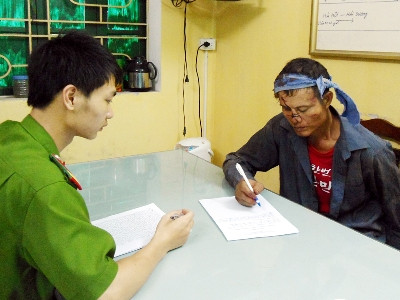 Hung thủ Nguyễn Văn Thắng tại cơ quan điều tra sau khi gây án