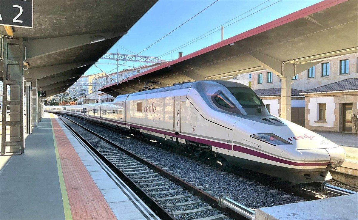 Dự án đường sắt tốc độ cao Bắc - Nam cần được nghiên cứu kỹ lưỡng, thận trọng (Ảnh minh họa đường sắt Tây Ban Nha). Dự án đường sắt tốc độ cao Bắc - Nam cần được nghiên cứu kỹ lưỡng, thận trọng (Ảnh minh họa đường sắt Tây Ban Nha).