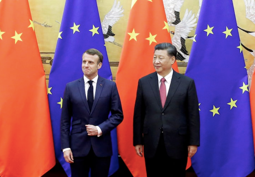 Chủ tịch Trung Quốc Tập Cận Bình và Tổng thống Pháp Emmanuel Macron trong cuộc gặp năm 2019. (Ảnh: Reuters)