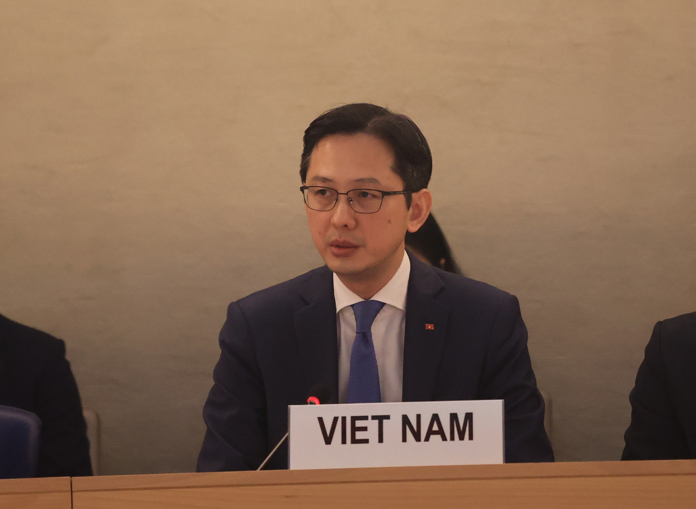 Thứ trưởng Đỗ Hùng Việt tại phiên đối thoại về Báo cáo quốc gia của Việt Nam, ngày 7/5. (Ảnh: Mofa)