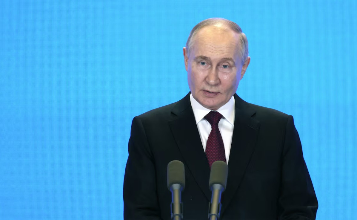 Tổng thống Nga Vladimir Putin phát biểu tại Triển lãm Nga - Trung lần thứ 8 và Diễn đàn Nga -Trung về hợp tác liên vùng lần thứ 4 tại Cáp Nhĩ Tân, Trung Quốc, ngày 17/5. (Ảnh: Sputnik) Tổng thống Nga Vladimir Putin phát biểu tại Triển lãm Nga - Trung lần thứ 8 và Diễn đàn Nga -Trung về hợp tác liên vùng lần thứ 4 tại Cáp Nhĩ Tân, Trung Quốc, ngày 17/5. (Ảnh: Sputnik)