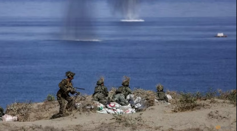 Lực lượng Mỹ và Philippines diễn tập tấn công mục tiêu trên biển. (Ảnh: Reuters) Lực lượng Mỹ và Philippines diễn tập tấn công mục tiêu trên biển. (Ảnh: Reuters)