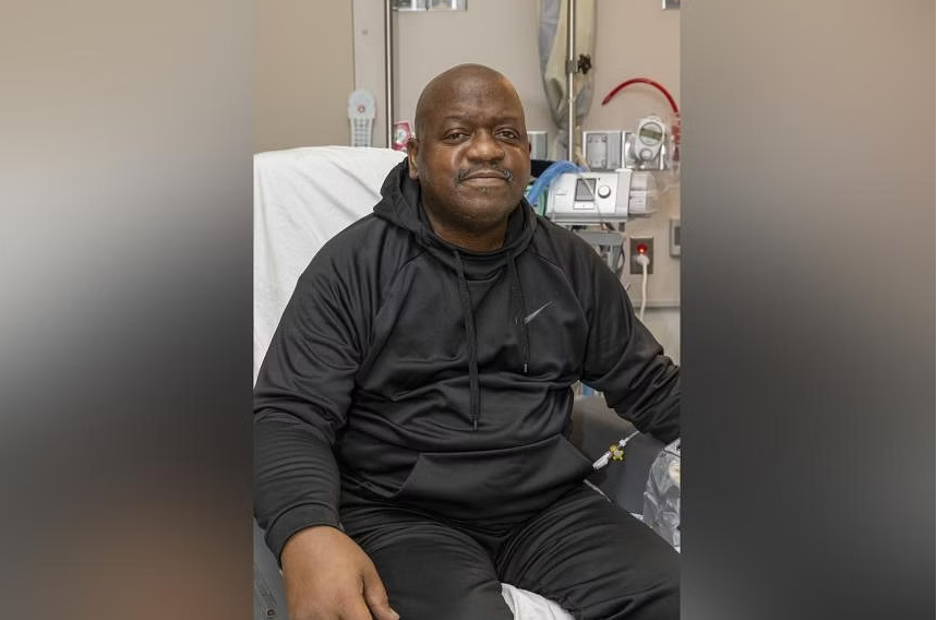 Ông Richard Slayman được ghép thận lợn sửa gien từ tháng 3 năm nay. (Ảnh: NY Times)