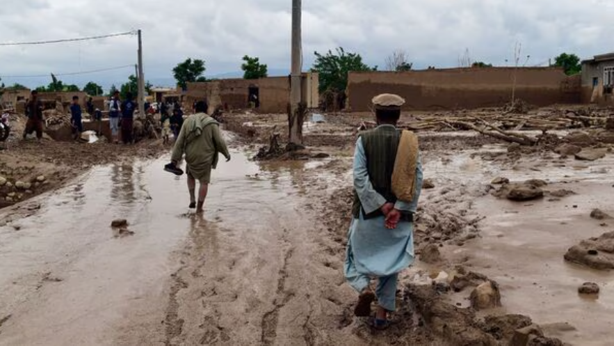 Hàng trăm người chết trong trận lũ quét thảm khốc xảy ra ở nhiều tỉnh của Afghanistan. (Ảnh: AP) Hàng trăm người chết trong trận lũ quét thảm khốc xảy ra ở nhiều tỉnh của Afghanistan. (Ảnh: AP)