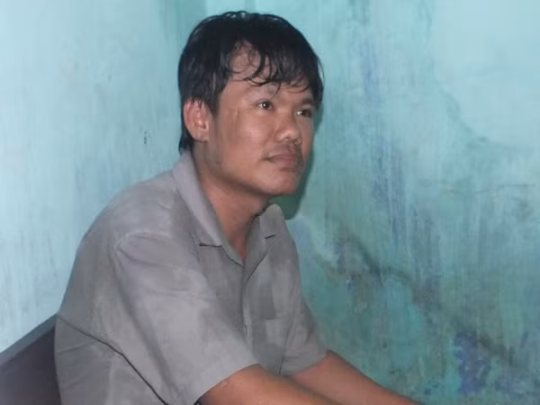 Nguyễn Anh Tú tại trụ sở công an