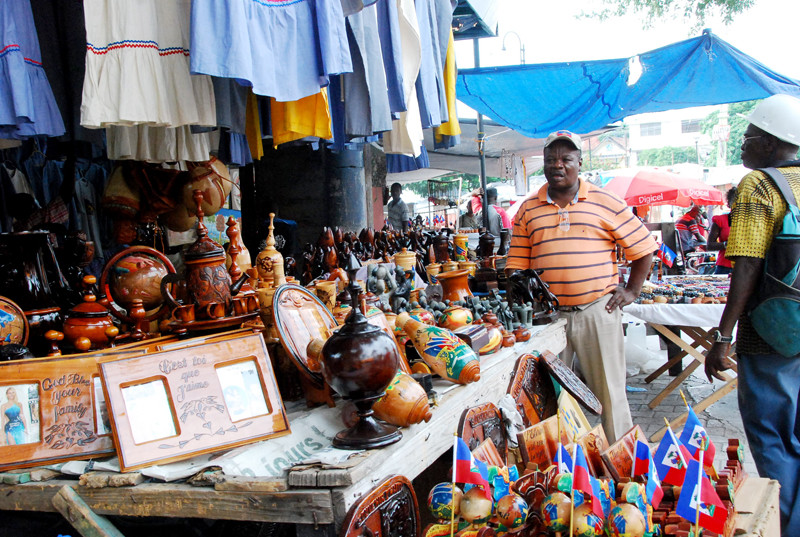 Một góc chợ thủ công truyền thống 