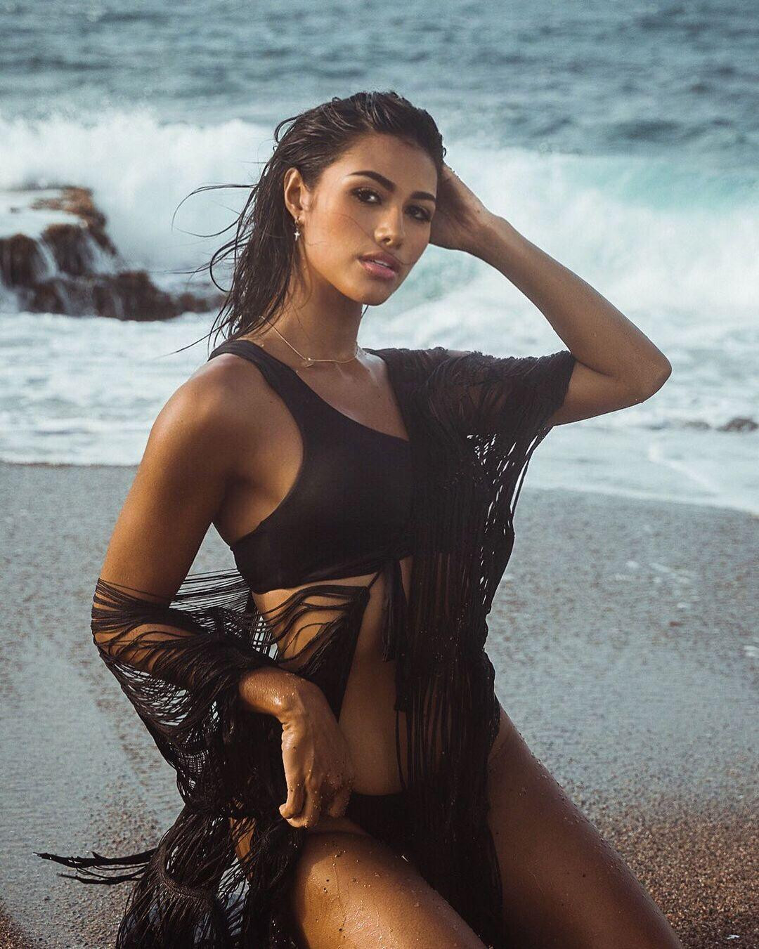 Sắc vóc nóng bỏng và hoàn hảo tựa 'vệ nữ' của Michelle Marie Colón nhận được rất nhiều sự ngưỡng mộ từ công chúng.