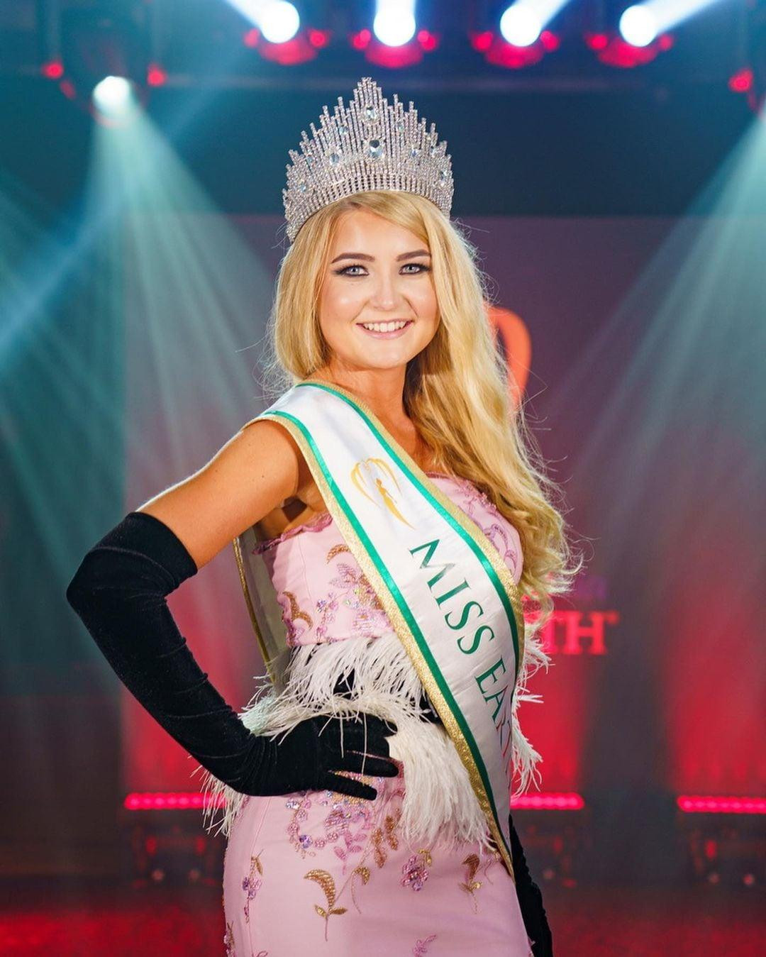 Mới đây, người đẹp Asja Bonnie Pivk đã đăng quang ngôi vị Miss Earth Slovenia 2021. Cô sẽ đại diện cho quốc gia tham dự cuộc thi Hoa hậu Trái đất 2021.