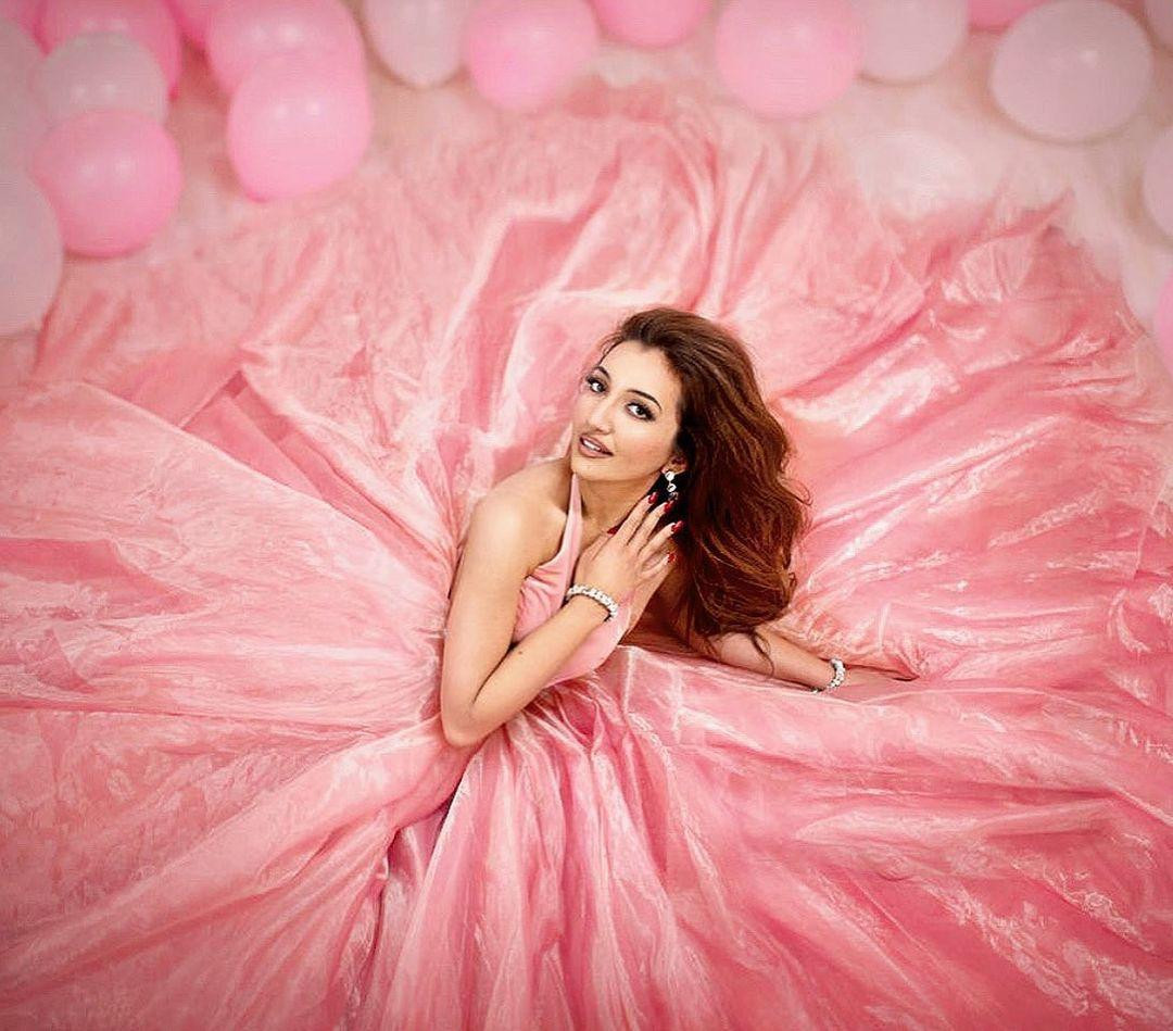 Shree Saini là một nhà hoạt động xã hội, từ thiện rất tích cực với nhiều dự án. Shree Saini là một nhà hoạt động xã hội, từ thiện rất tích cực với nhiều dự án.