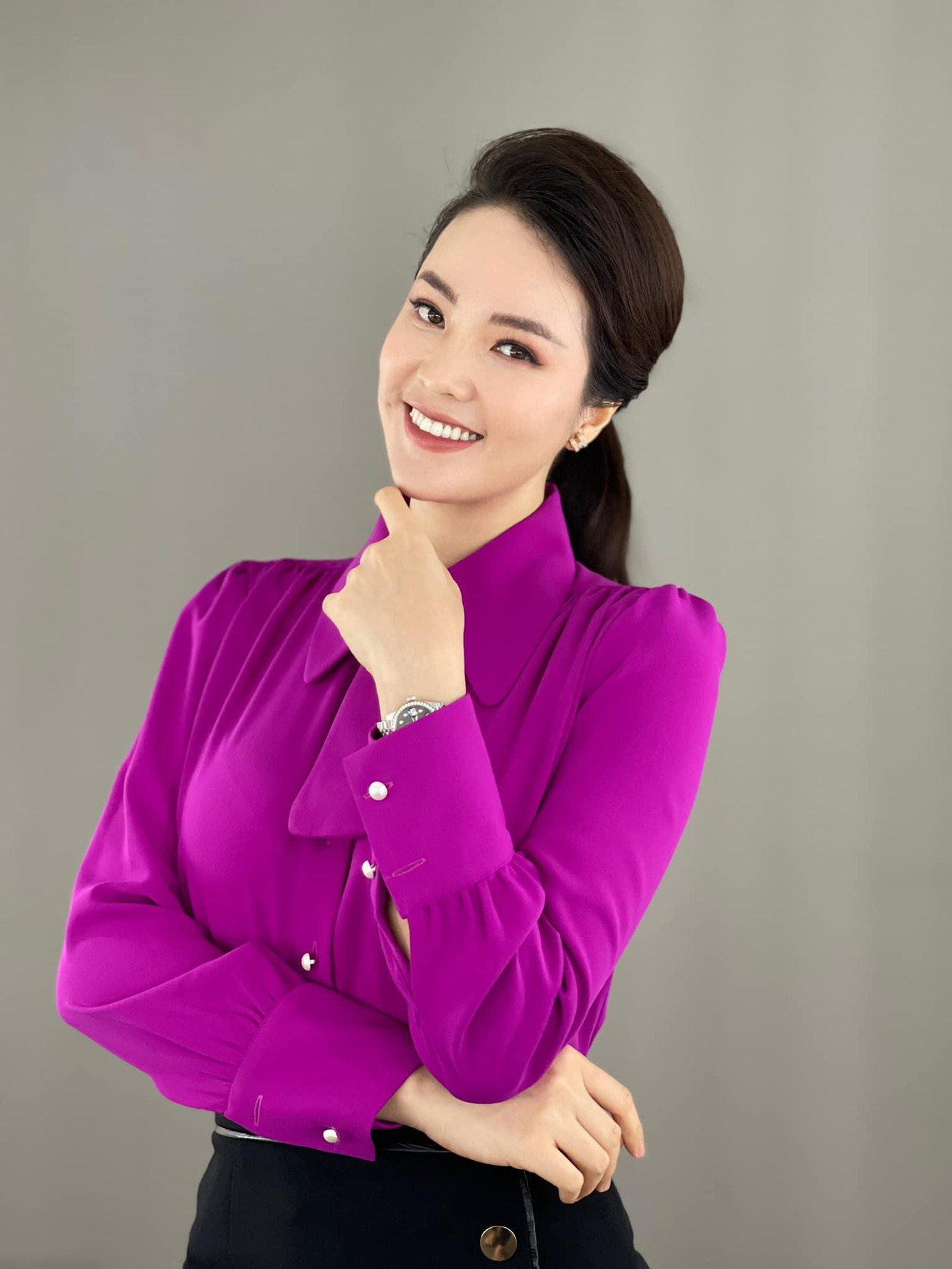 Á hậu Thụy Vân xinh đẹp, rạng rỡ trên sóng của "Chuyển động 24h".