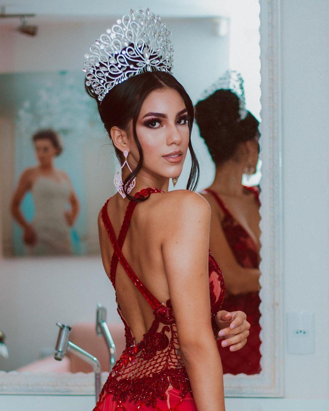 Với danh hiệu Miss Brazil Terra 2021, Cassia sẽ đại diện cho quốc gia tham dự cuộc thi Miss Earth 2021 dự kiến tổ chức vào cuối năm nay.