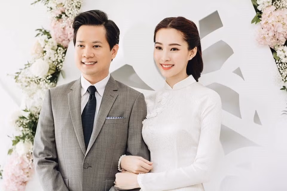 Hoa hậu Thu Thảo và doanh nhân Trung Tín kết hôn vào năm 2017 sau 3 năm tìm hiểu. Hoa hậu Thu Thảo và doanh nhân Trung Tín kết hôn vào năm 2017 sau 3 năm tìm hiểu.
