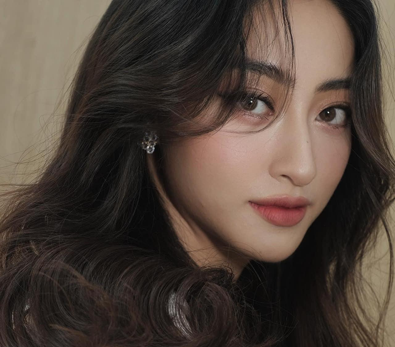 Hoa hậu Lương Thuỳ Linh khoe nhan sắc xinh đẹp 'vạn người mê'. Hoa hậu Lương Thuỳ Linh khoe nhan sắc xinh đẹp 'vạn người mê'.