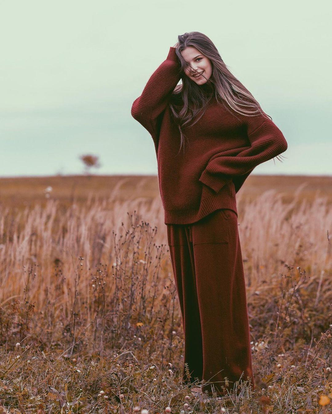 Cô từng giành được danh hiệu "Young Beauty of Russia 2020". Cô từng giành được danh hiệu "Young Beauty of Russia 2020".