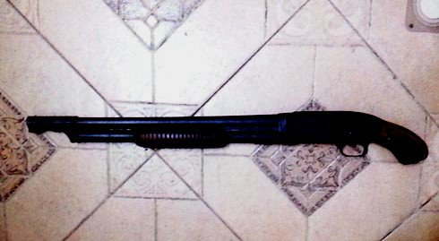 Một trong ba khẩu súng bị công an thu giữ. Một trong ba khẩu súng bị công an thu giữ