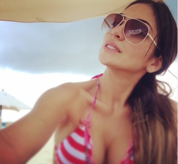 Nữ CĐV Colombia bị săn tìm trên Twitter vì 'xinh như mộng' ảnh 1