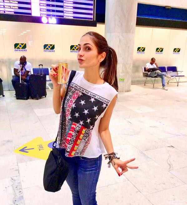 Nữ CĐV Colombia bị săn tìm trên Twitter vì 'xinh như mộng' ảnh 5