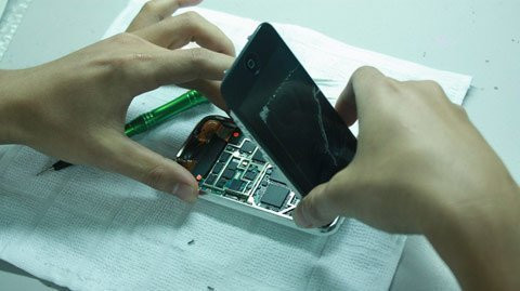 Màn hình được gỡ ra