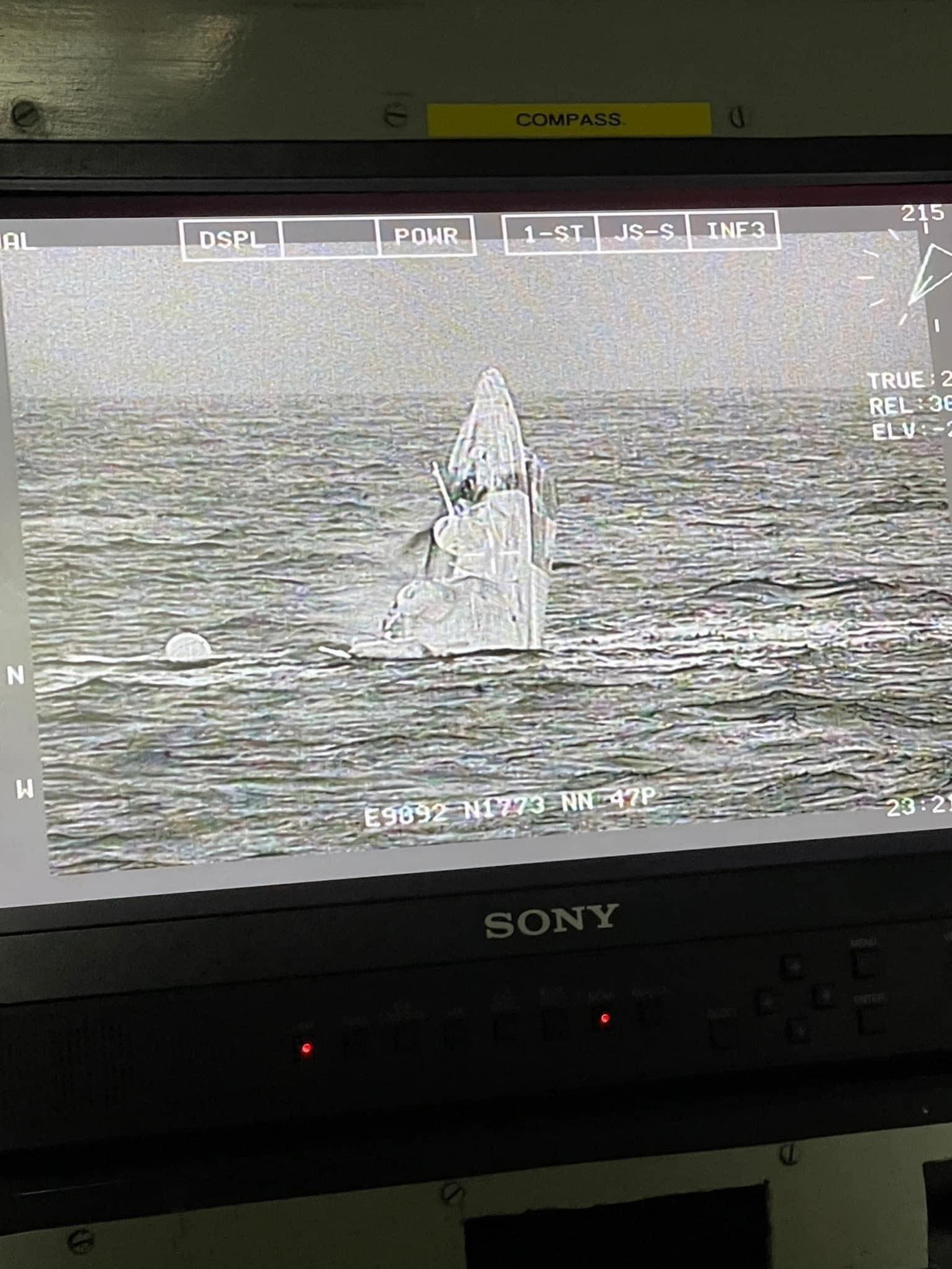 Hình ảnh vụ chìm tàu trên máy quét. Ảnh: Twitter Hình ảnh vụ chìm tàu trên máy quét. Ảnh: Twitter