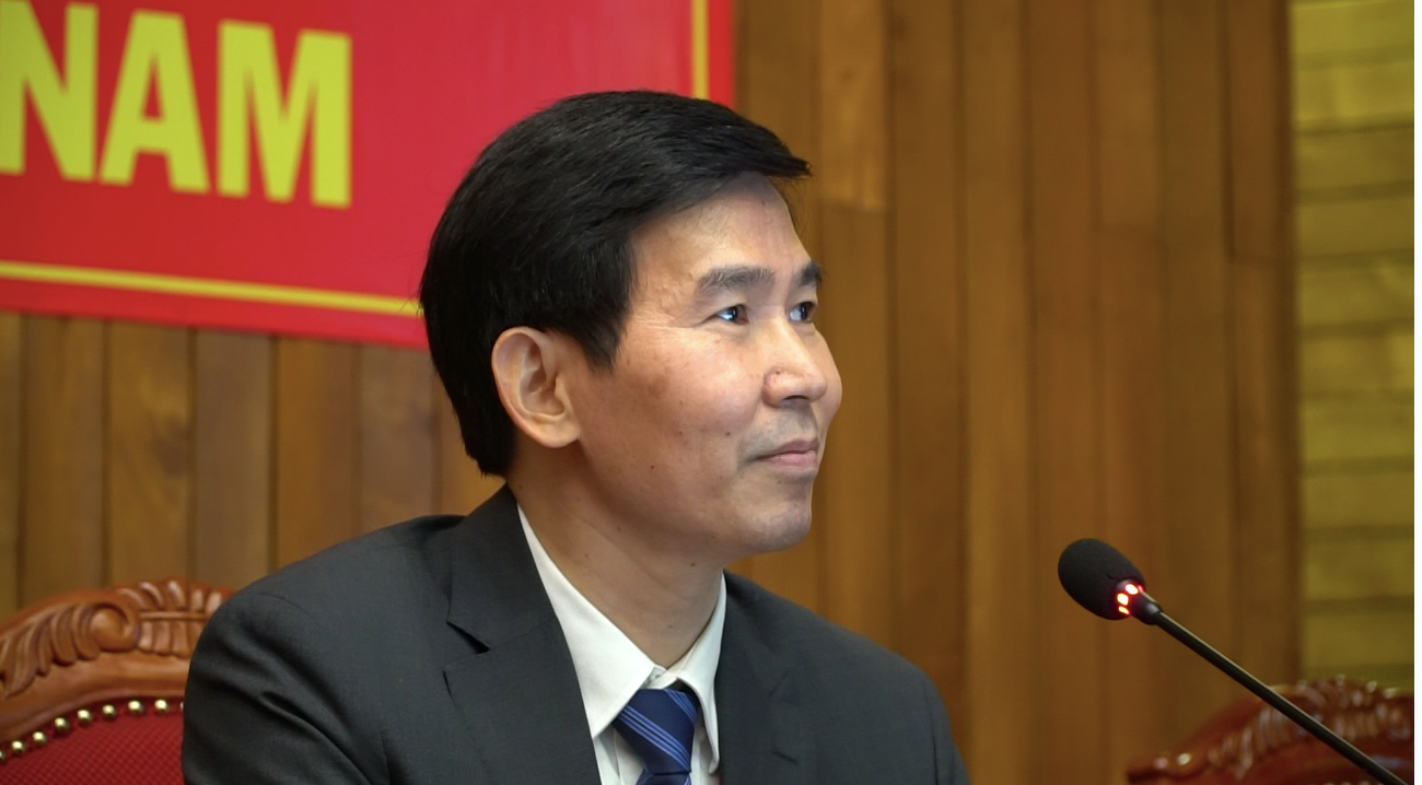 PGS. TS. BS Lâm Việt Trung, Phó Giám đốc bệnh viện Chợ Rẫy phát biểu tại buổi hội thảo chuyên đề. PGS. TS. BS Lâm Việt Trung, Phó Giám đốc bệnh viện Chợ Rẫy phát biểu tại buổi hội thảo chuyên đề.