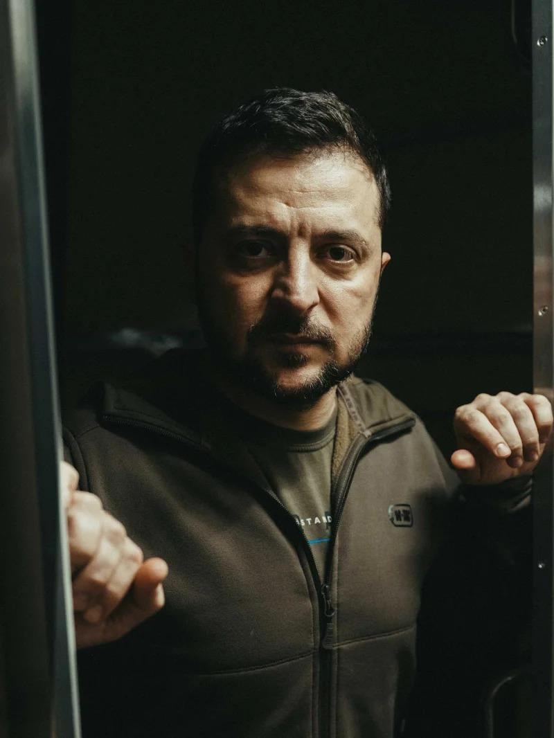 Ông Zelensky trên chuyến tàu đến Kherson hồi tháng 11. Ảnh: Time